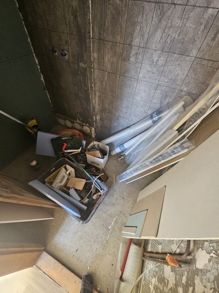 Nový majitel zde koupelnu nepotřeboval